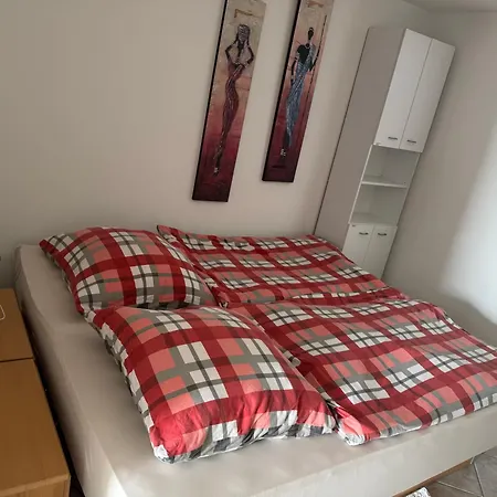 Apartment Wohlfuehloase Mit Wasserbett Bodelshausen